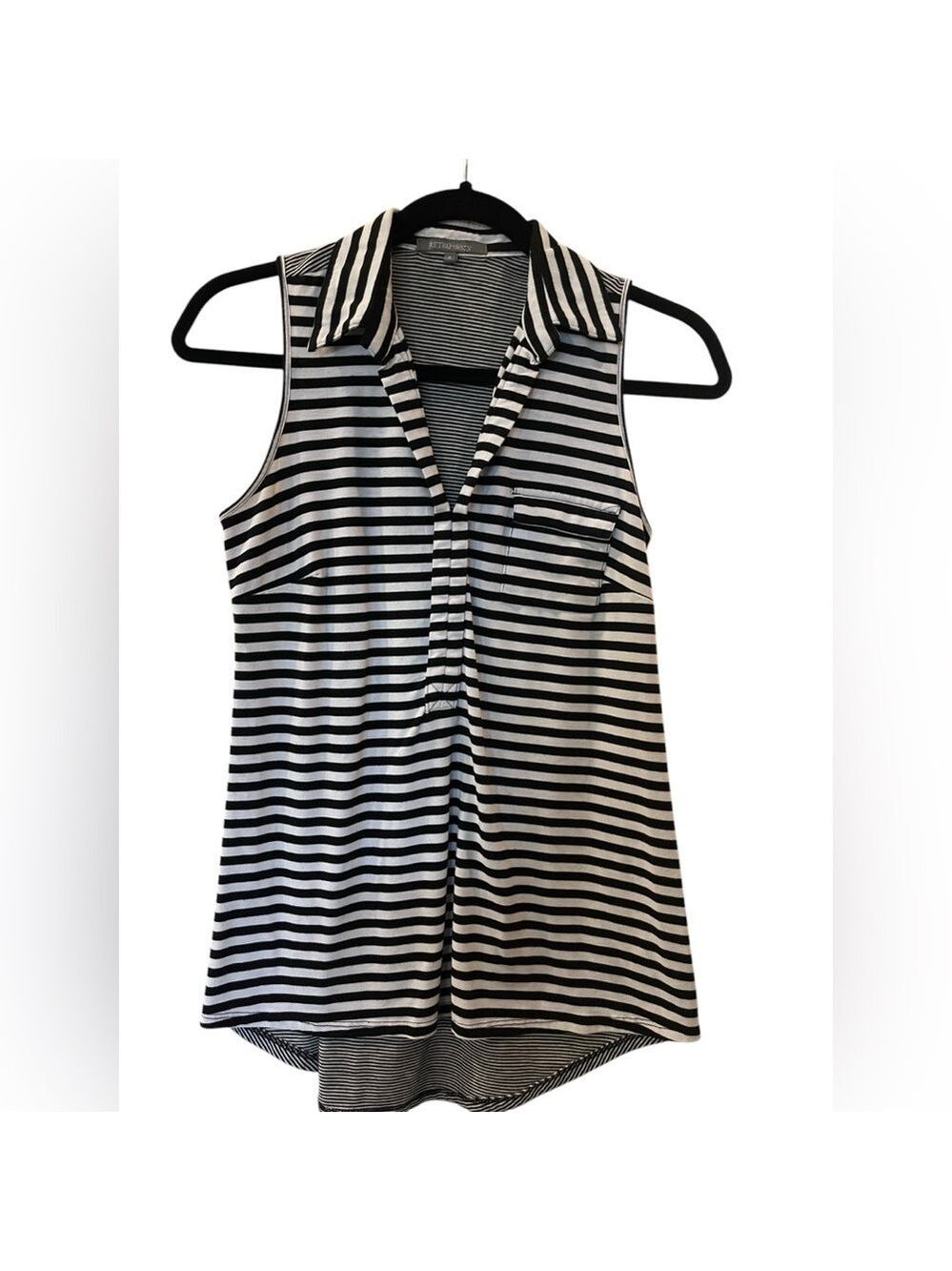 Retro-ology Women’s Black and White Striped Sleeveless Shirt Size Small